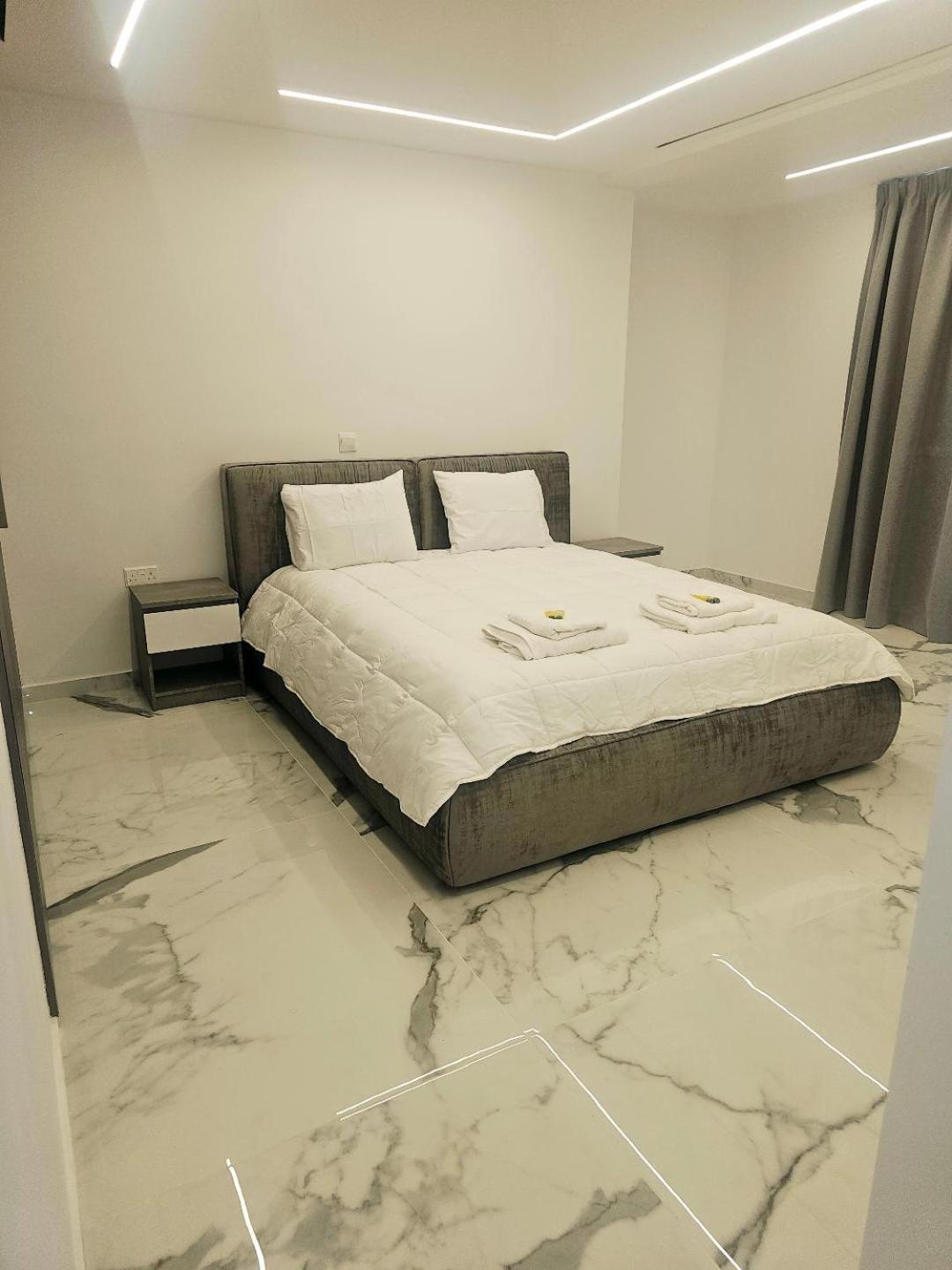 Deluxe Apartment Paphos Kültér fotó