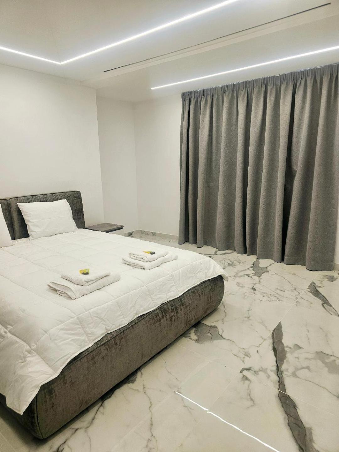 Deluxe Apartment Paphos Kültér fotó