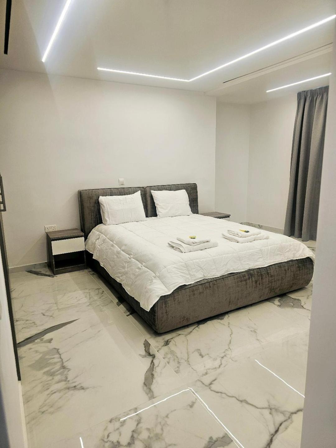 Deluxe Apartment Paphos Kültér fotó