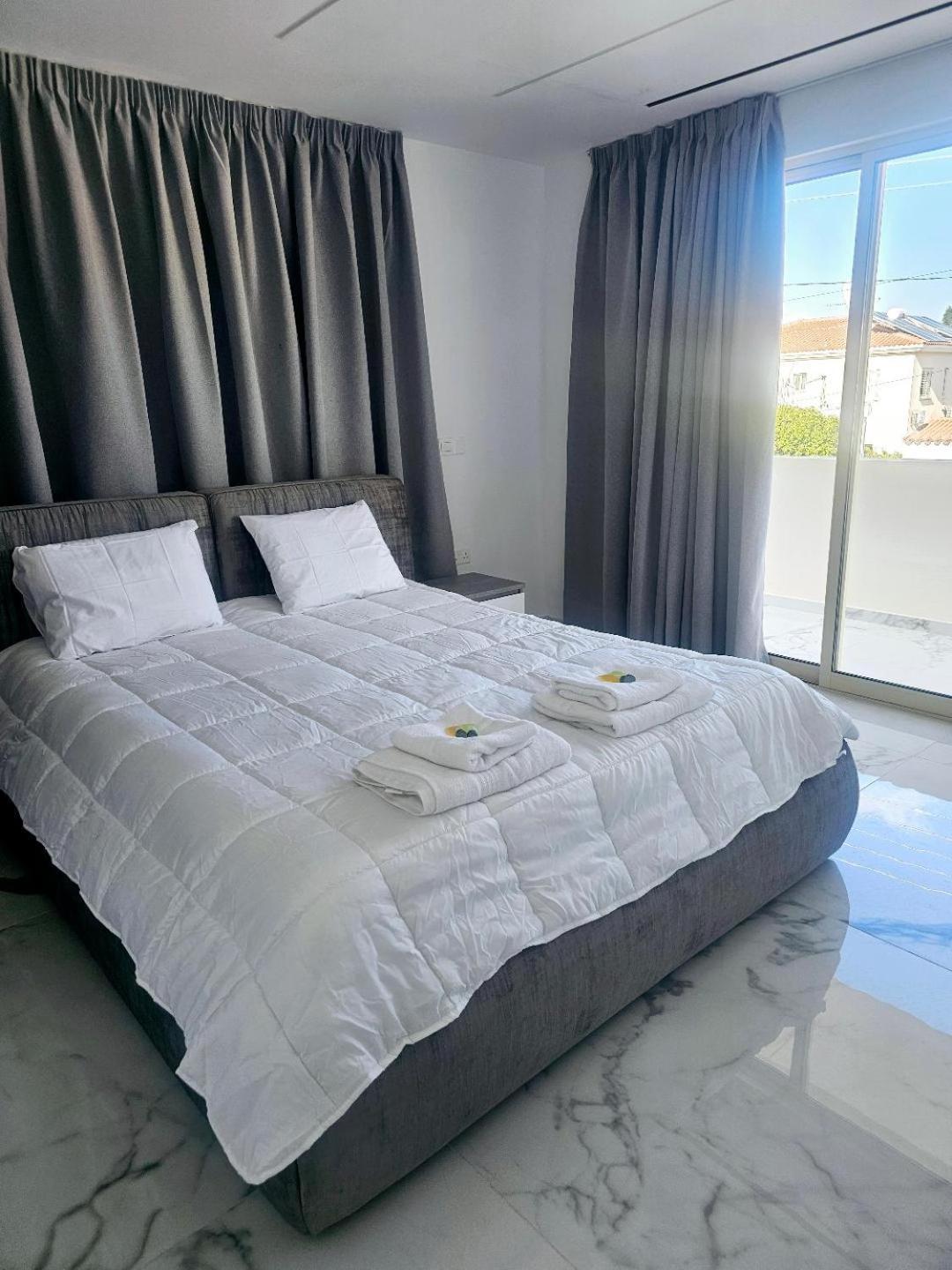 Deluxe Apartment Paphos Kültér fotó