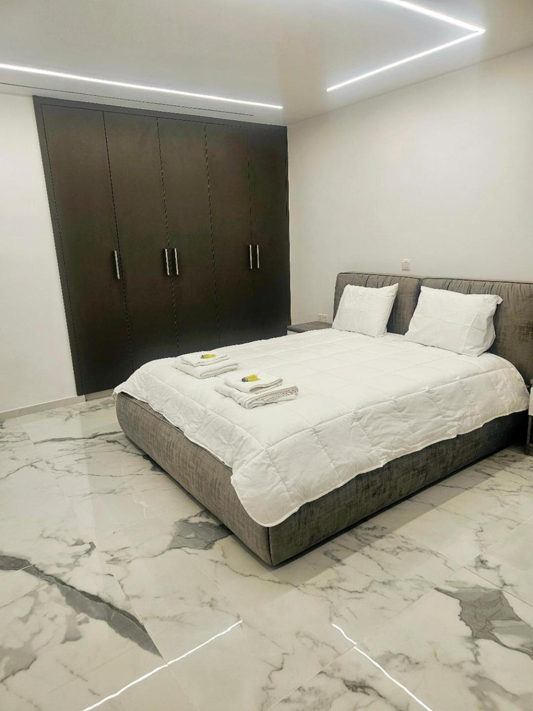 Deluxe Apartment Paphos Kültér fotó