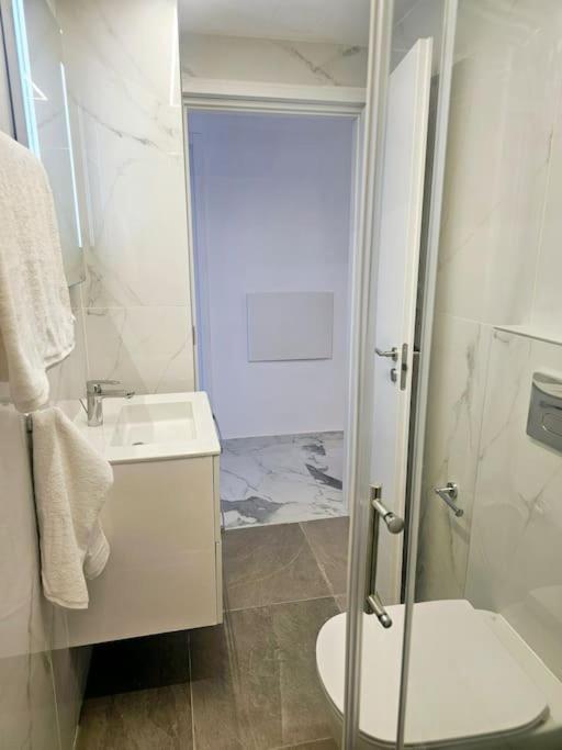 Deluxe Apartment Paphos Kültér fotó