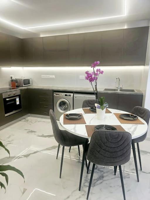 Deluxe Apartment Paphos Kültér fotó