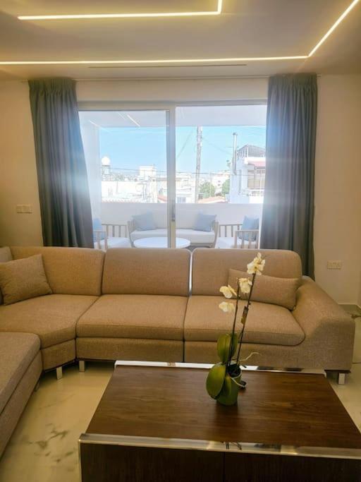 Deluxe Apartment Paphos Kültér fotó