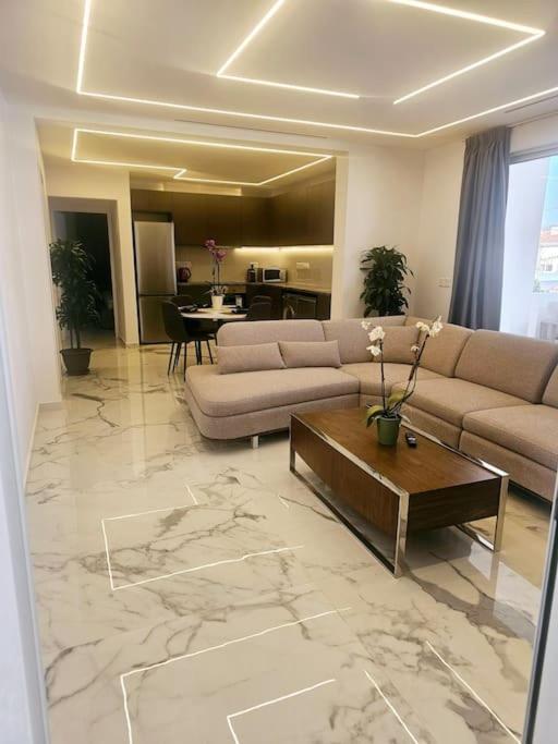 Deluxe Apartment Paphos Kültér fotó