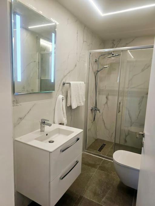 Deluxe Apartment Paphos Kültér fotó