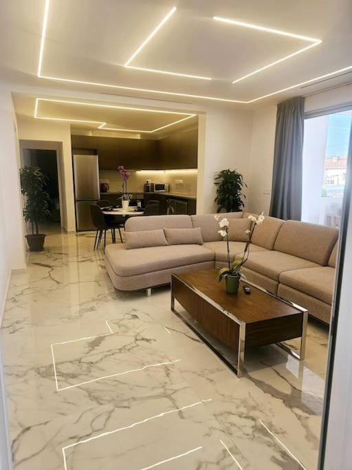 Deluxe Apartment Paphos Kültér fotó